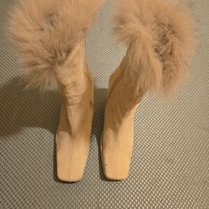 Chic Fur-Trimmed Tan Winter Boots